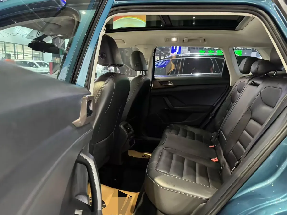 2019 MINI MINI 1.5T 102HP L3 7DCT,autocango,china used car exporter,china ev exporter,chinese used car exporter,chinese used ev exporter