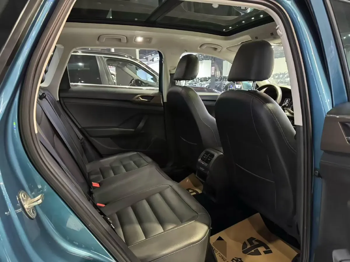 2019 MINI MINI 1.5T 102HP L3 7DCT,autocango,china used car exporter,china ev exporter,chinese used car exporter,chinese used ev exporter