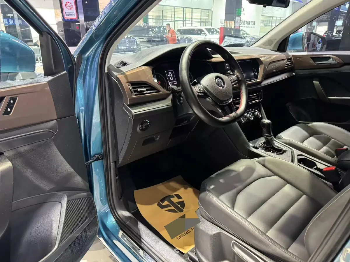 2019 MINI MINI 1.5T 102HP L3 7DCT,autocango,china used car exporter,china ev exporter,chinese used car exporter,chinese used ev exporter