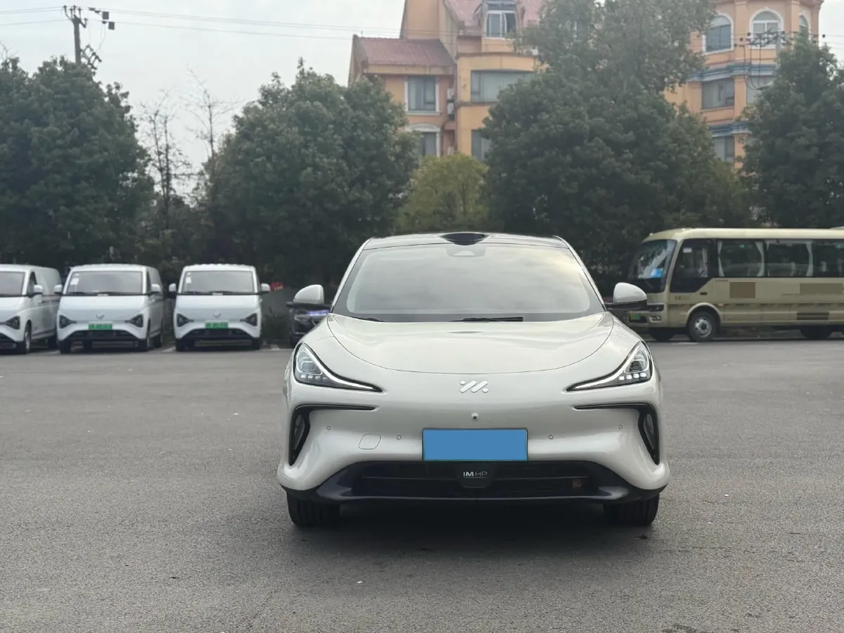 2023 IM LS6 BEV 100KWH,autocango,china used car exporter,china ev exporter,chinese used car exporter,chinese used ev exporter