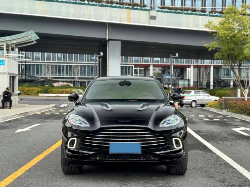 2021 Aston Martin DBX 4.0T 550HP V8 9AT,autocango,china used car exporter,china ev exporter,chinese used car exporter,chinese used ev exporter