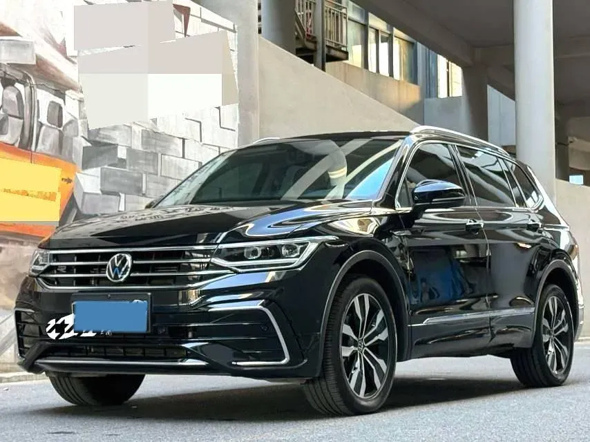 2024 Volkswagen Tiguan L 2.0T 220HP L4 7DCT,autocango,china used car exporter,china ev exporter,chinese used car exporter,chinese used ev exporter