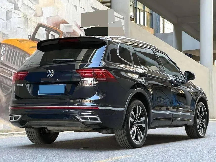 2024 Volkswagen Tiguan L 2.0T 220HP L4 7DCT,autocango,china used car exporter,china ev exporter,chinese used car exporter,chinese used ev exporter
