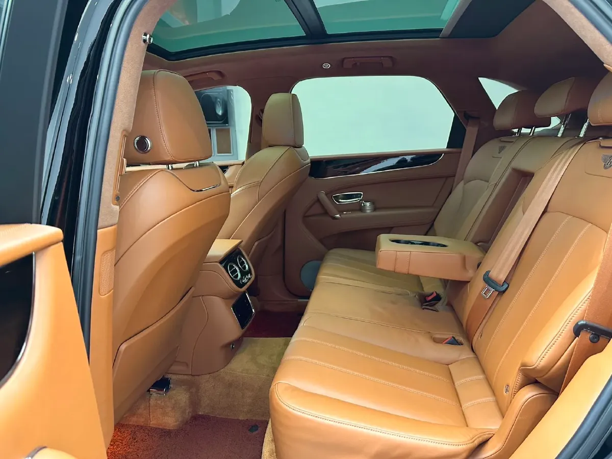 2017 Bentley Bentayga 6.0T 608HP W12 8AT,autocango,china used car exporter,china ev exporter,chinese used car exporter,chinese used ev exporter