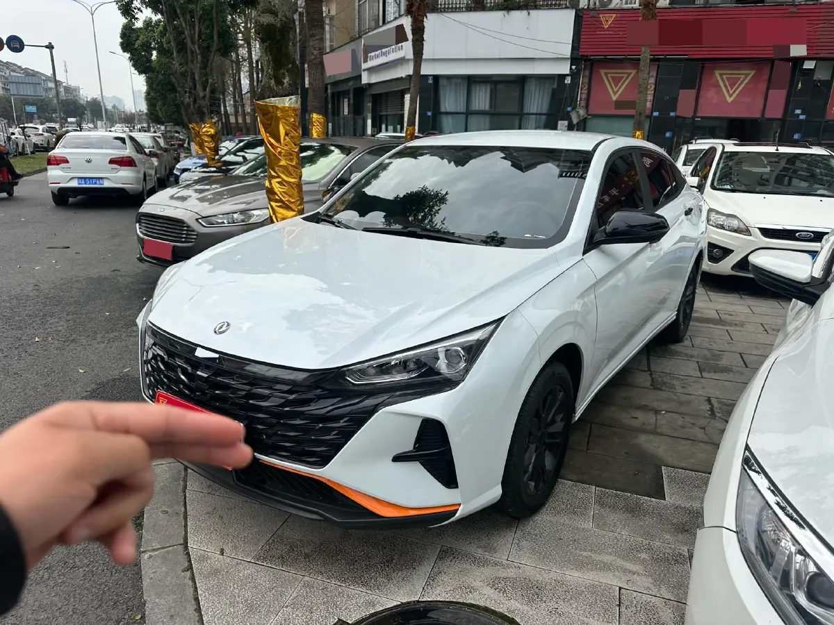 2023 DongFeng Aeolus YiXuan 1.5L 125HP L4 6DCT,autocango,china used car exporter,china ev exporter,chinese used car exporter,chinese used ev exporter
