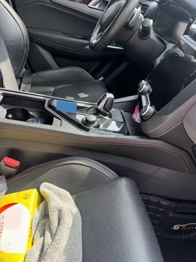 2018 Toyota C-HR 2.0L 171HP L4 CVT,autocango,china used car exporter,china ev exporter,chinese used car exporter,chinese used ev exporter