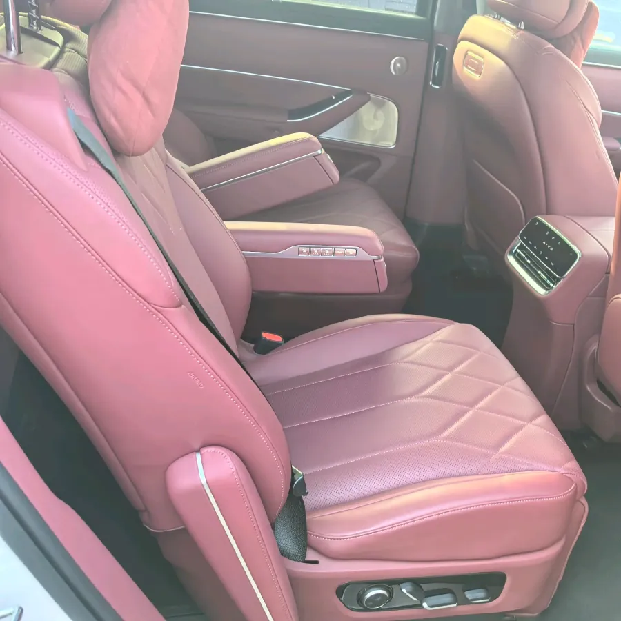 2025 AITO AITO M8 REEV 160HP REEV 53.4KWH,autocango,china used car exporter,china ev exporter,chinese used car exporter,chinese used ev exporter