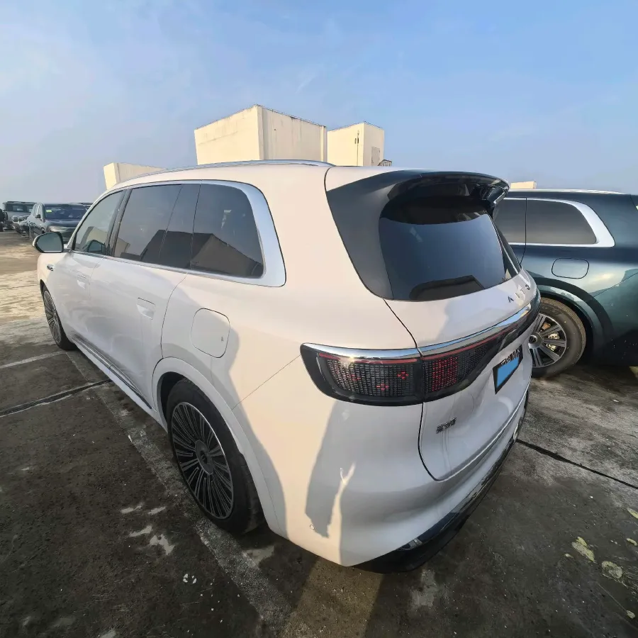 2025 AITO AITO M8 REEV 160HP REEV 53.4KWH,autocango,china used car exporter,china ev exporter,chinese used car exporter,chinese used ev exporter