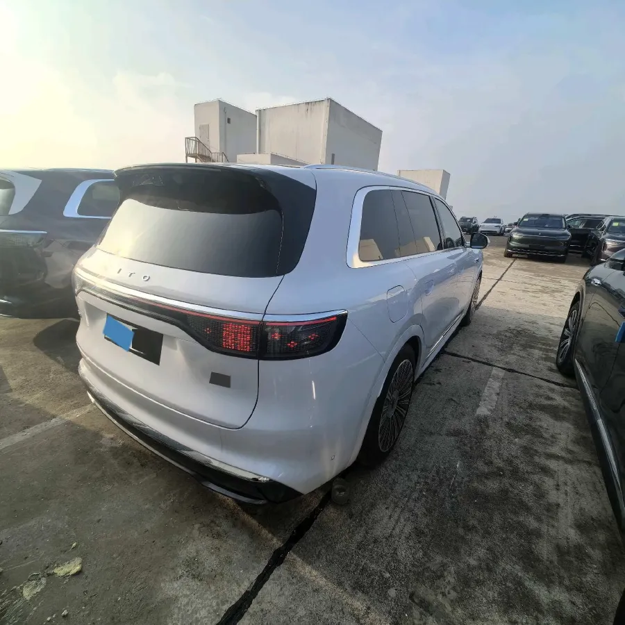 2025 AITO AITO M8 REEV 160HP REEV 53.4KWH,autocango,china used car exporter,china ev exporter,chinese used car exporter,chinese used ev exporter