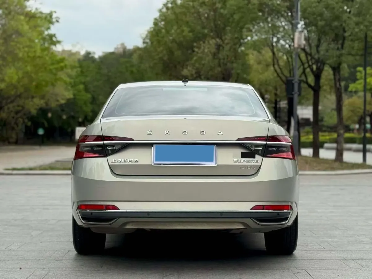 2019 Skoda Superb 1.4T 150HP L4 7DCT,autocango,china used car exporter,china ev exporter,chinese used car exporter,chinese used ev exporter