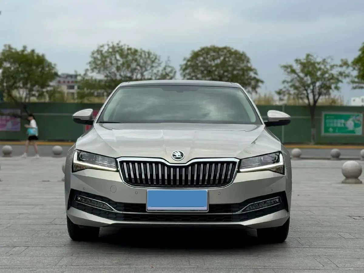 2019 Skoda Superb 1.4T 150HP L4 7DCT,autocango,china used car exporter,china ev exporter,chinese used car exporter,chinese used ev exporter