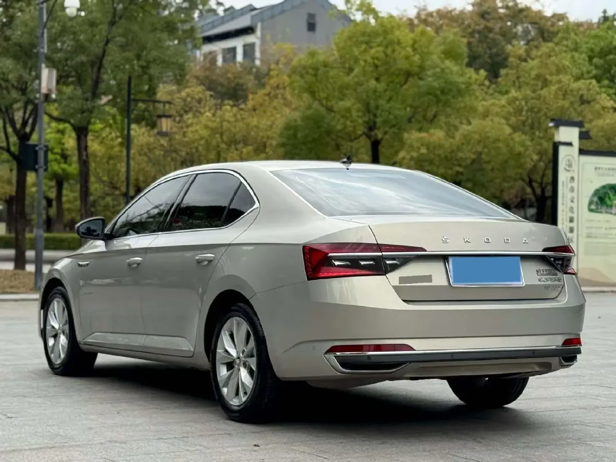 2019 Skoda Superb 1.4T 150HP L4 7DCT,autocango,china used car exporter,china ev exporter,chinese used car exporter,chinese used ev exporter
