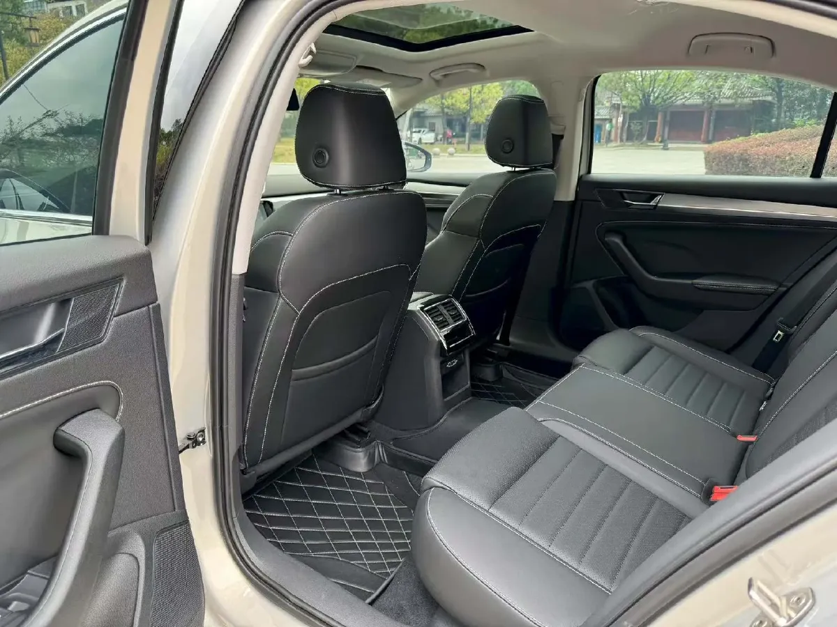 2019 Skoda Superb 1.4T 150HP L4 7DCT,autocango,china used car exporter,china ev exporter,chinese used car exporter,chinese used ev exporter