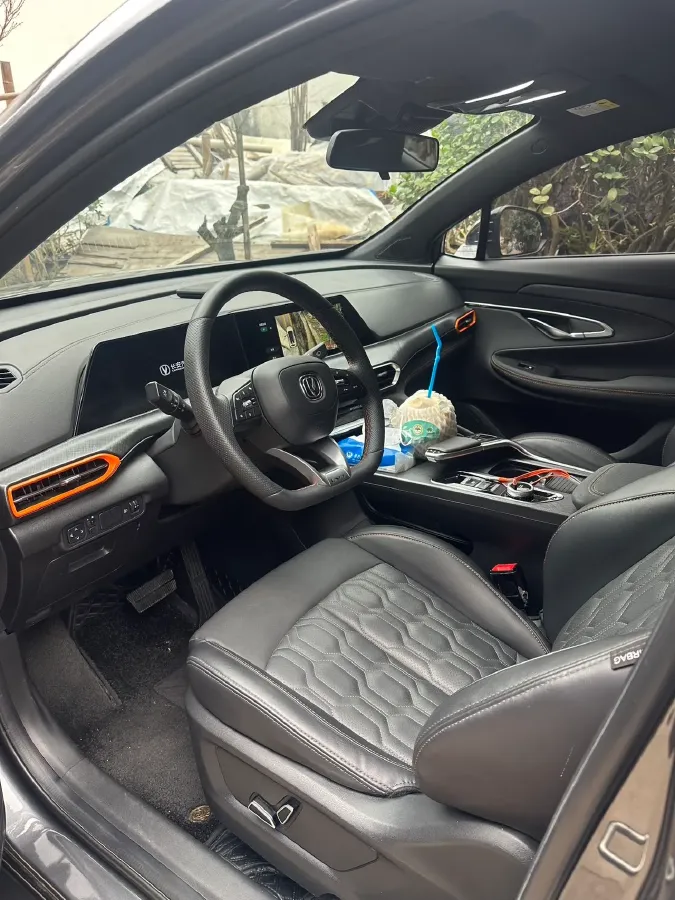 2022 ChangAn UNI-T 1.5T 188HP L4 7DCT,autocango,china used car exporter,china ev exporter,chinese used car exporter,chinese used ev exporter