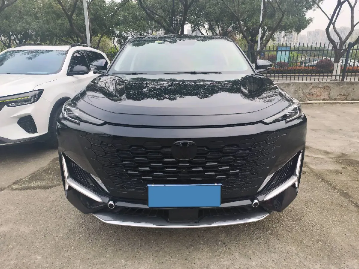 2021 ChangAn UNI-K 2.0T 233HP L4 8AT,autocango,china used car exporter,china ev exporter,chinese used car exporter,chinese used ev exporter