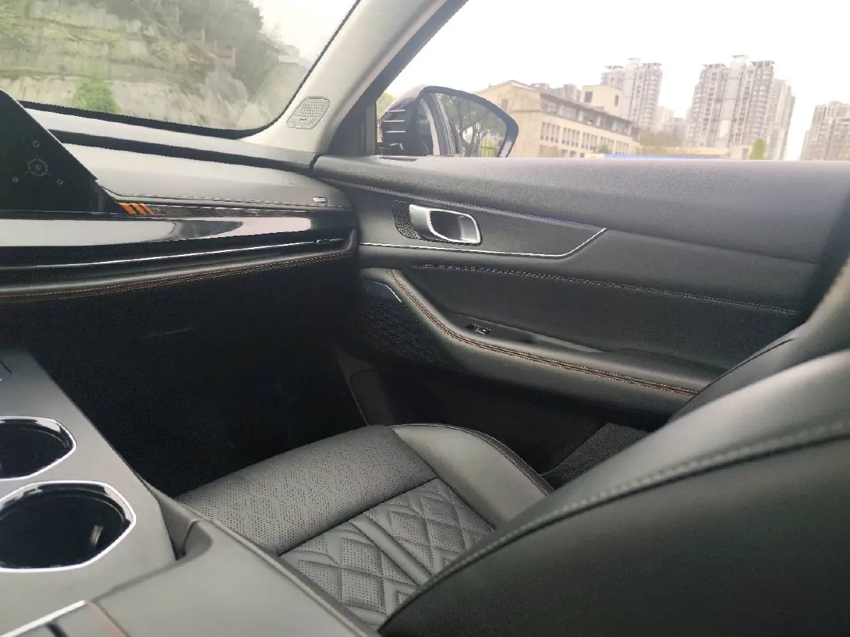 2021 ChangAn UNI-K 2.0T 233HP L4 8AT,autocango,china used car exporter,china ev exporter,chinese used car exporter,chinese used ev exporter