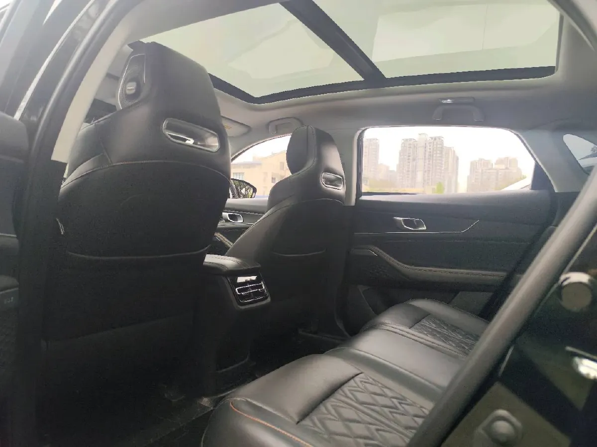 2021 ChangAn UNI-K 2.0T 233HP L4 8AT,autocango,china used car exporter,china ev exporter,chinese used car exporter,chinese used ev exporter