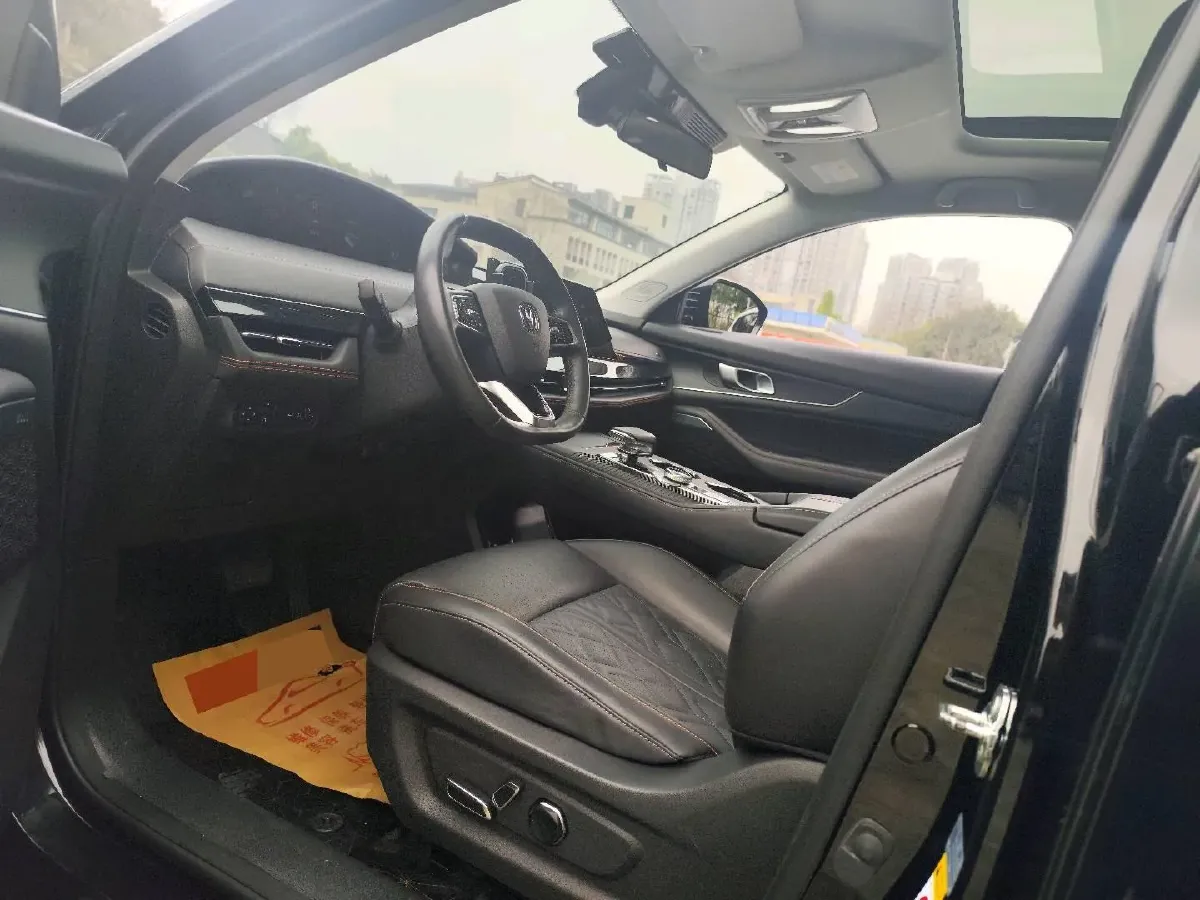 2021 ChangAn UNI-K 2.0T 233HP L4 8AT,autocango,china used car exporter,china ev exporter,chinese used car exporter,chinese used ev exporter