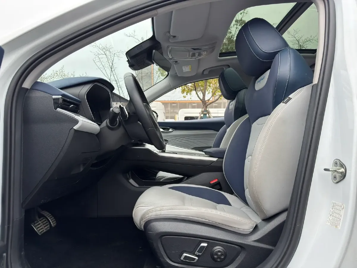 2023 Geely Preface 2.0T 190HP L4 7DCT,autocango,china used car exporter,china ev exporter,chinese used car exporter,chinese used ev exporter