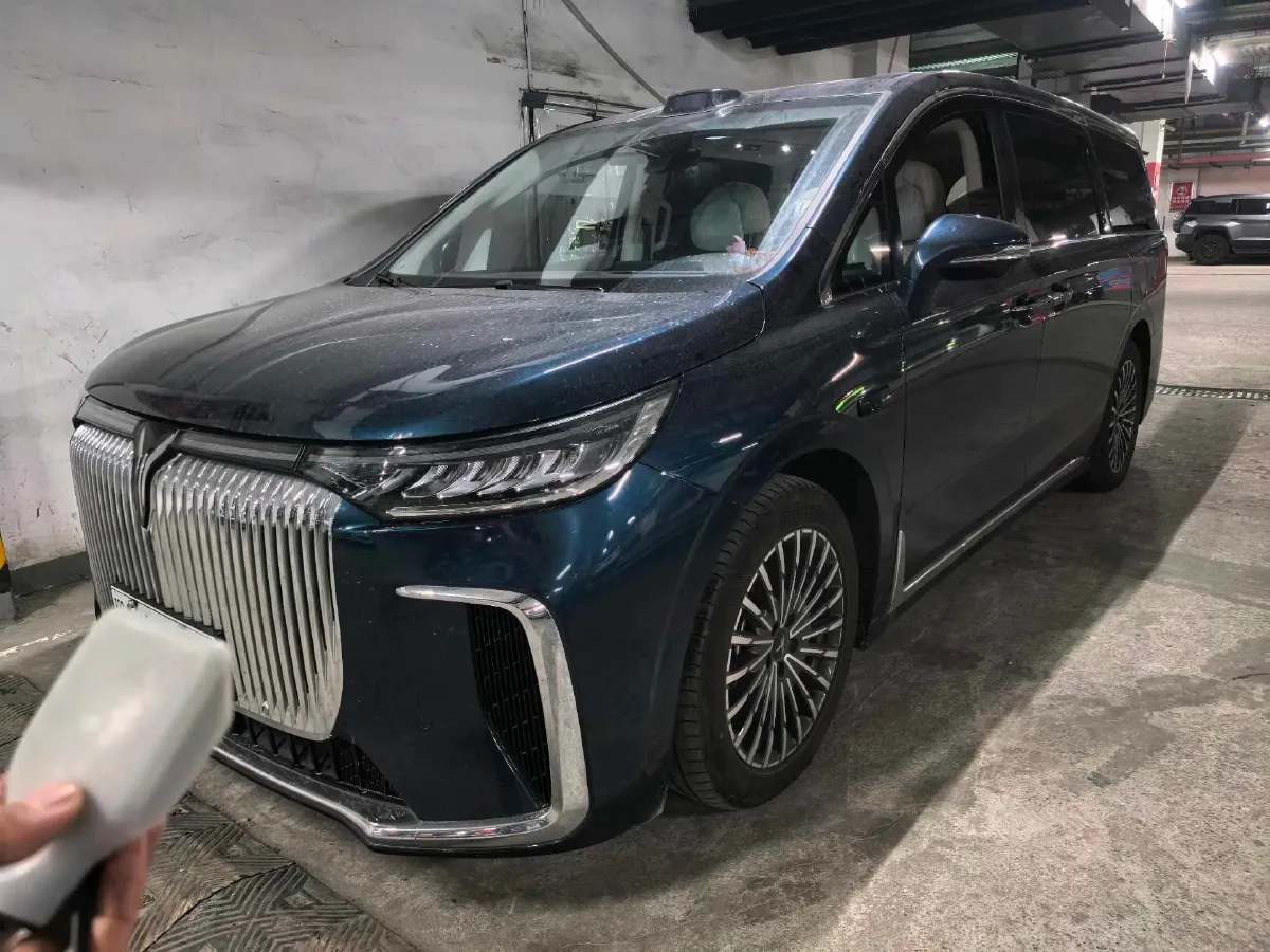 2026 Voyah Dream 1.5T 150HP L4 PHEV,autocango,china used car exporter,china ev exporter,chinese used car exporter,chinese used ev exporter