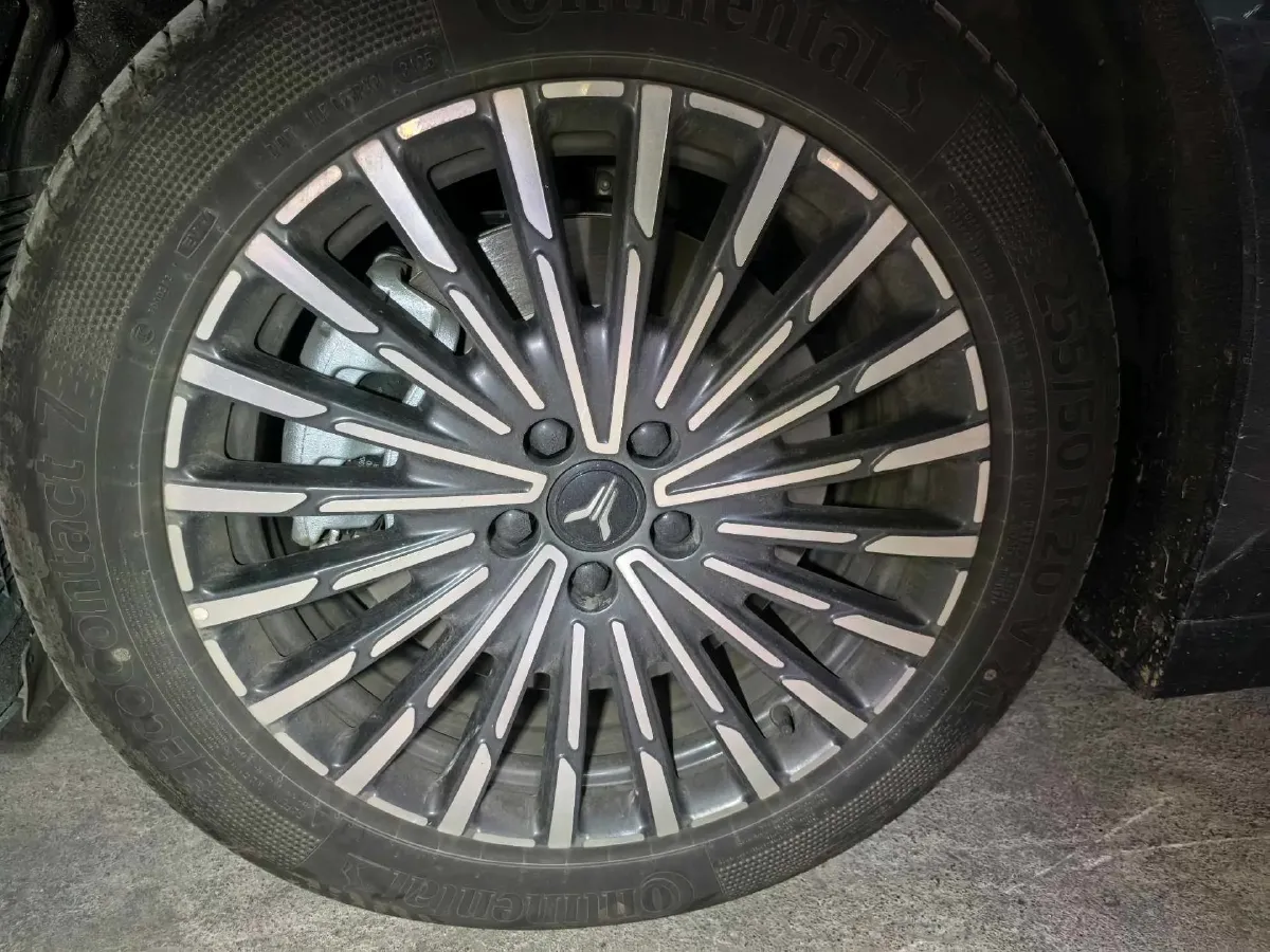 2026 Voyah Dream 1.5T 150HP L4 PHEV,autocango,china used car exporter,china ev exporter,chinese used car exporter,chinese used ev exporter