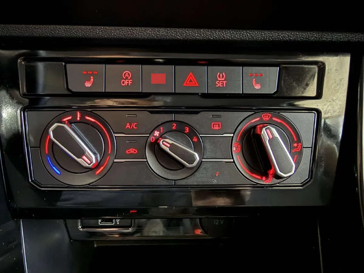 2021 Jetta VS5 1.4T 150HP L4 6AT,autocango,china used car exporter,china ev exporter,chinese used car exporter,chinese used ev exporter