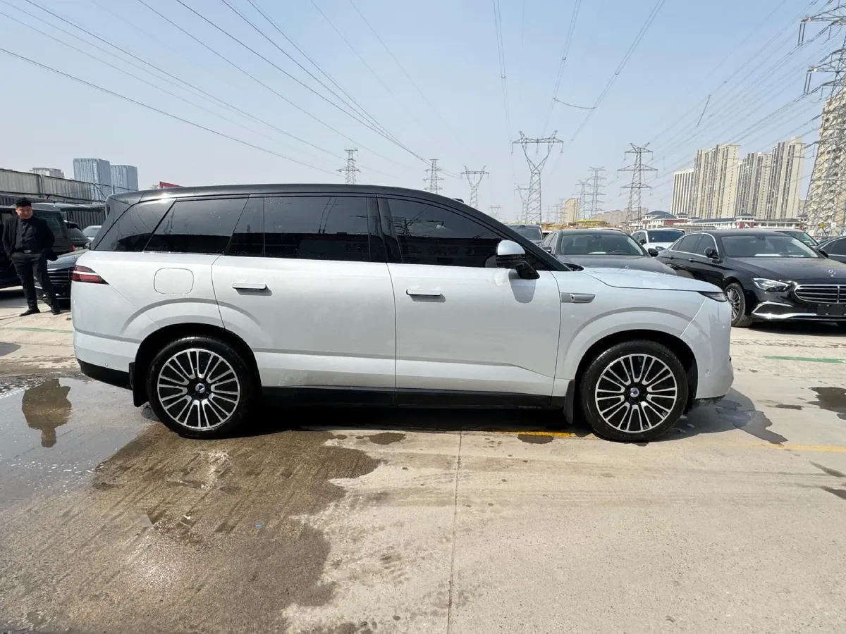 2025 Denza DenzaN9 2.0T 207HP L4 E-CVT PHEV,autocango,china used car exporter,china ev exporter,chinese used car exporter,chinese used ev exporter