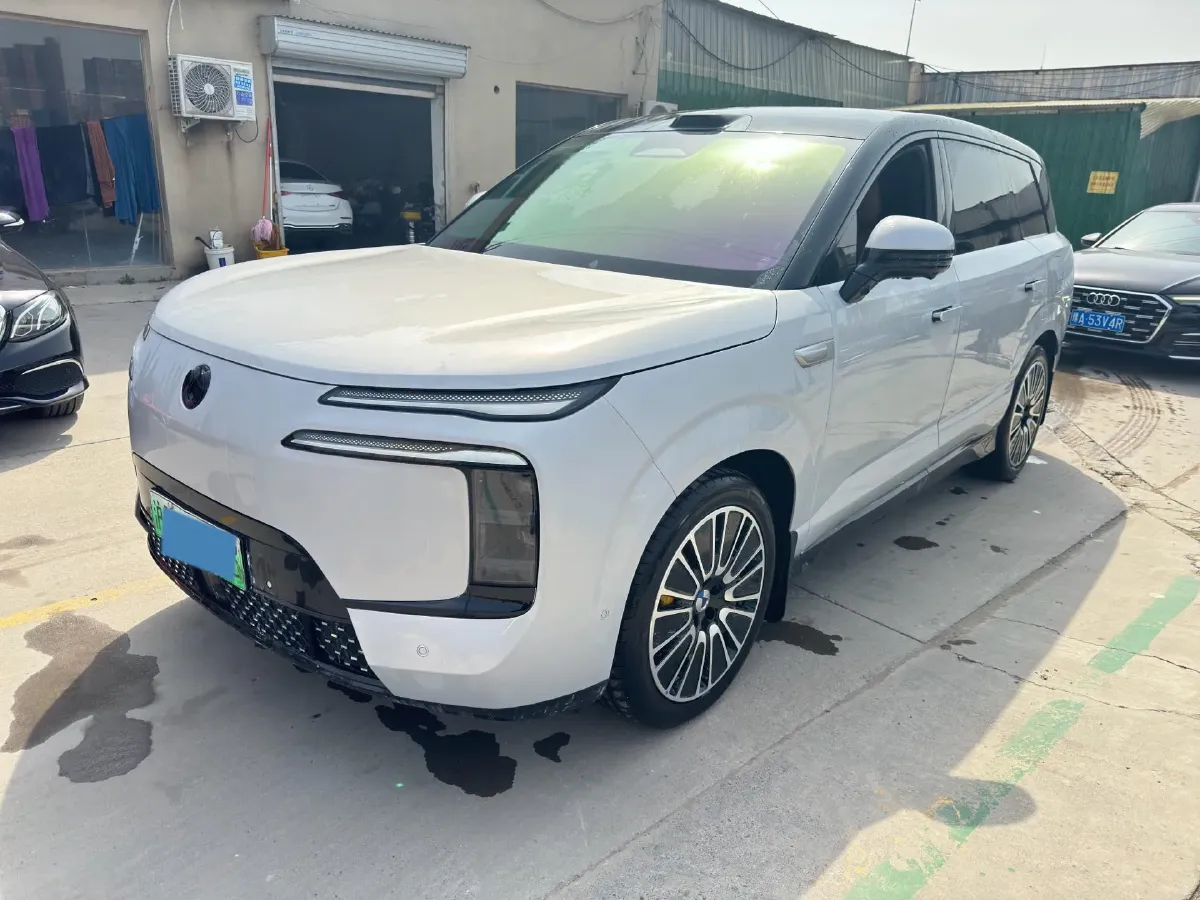 2025 Denza DenzaN9 2.0T 207HP L4 E-CVT PHEV,autocango,china used car exporter,china ev exporter,chinese used car exporter,chinese used ev exporter