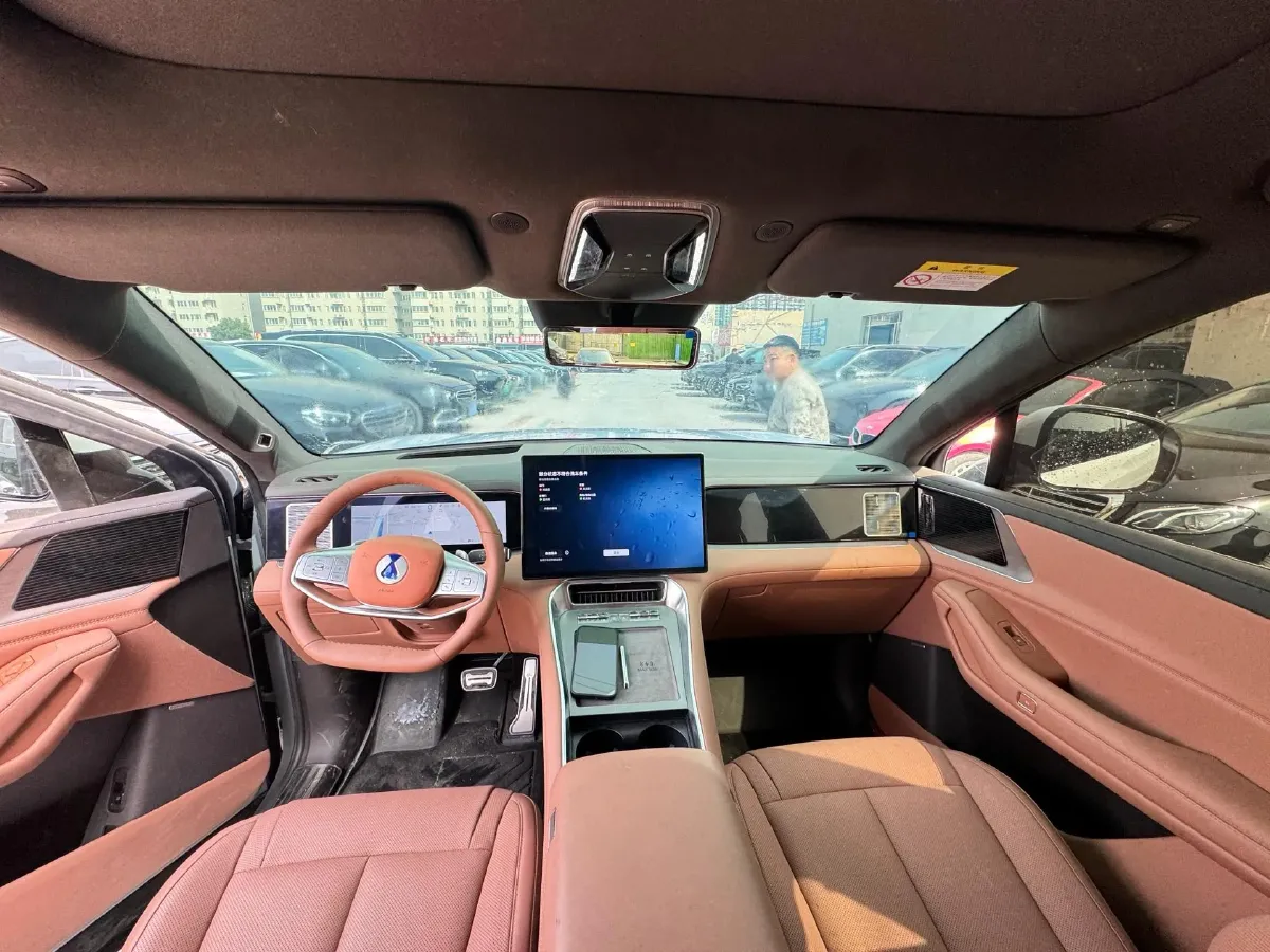 2025 Denza DenzaN9 2.0T 207HP L4 E-CVT PHEV,autocango,china used car exporter,china ev exporter,chinese used car exporter,chinese used ev exporter