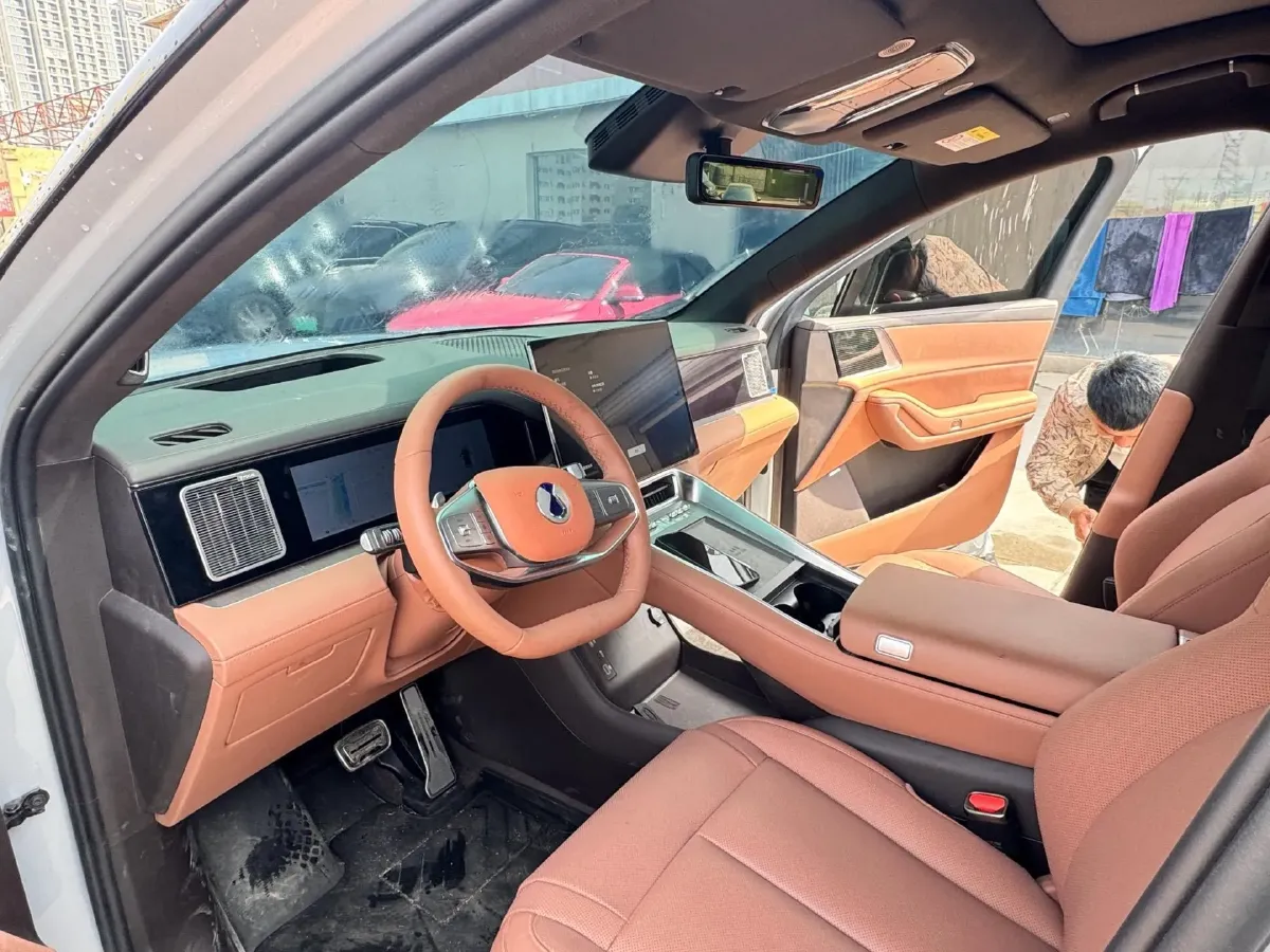 2025 Denza DenzaN9 2.0T 207HP L4 E-CVT PHEV,autocango,china used car exporter,china ev exporter,chinese used car exporter,chinese used ev exporter