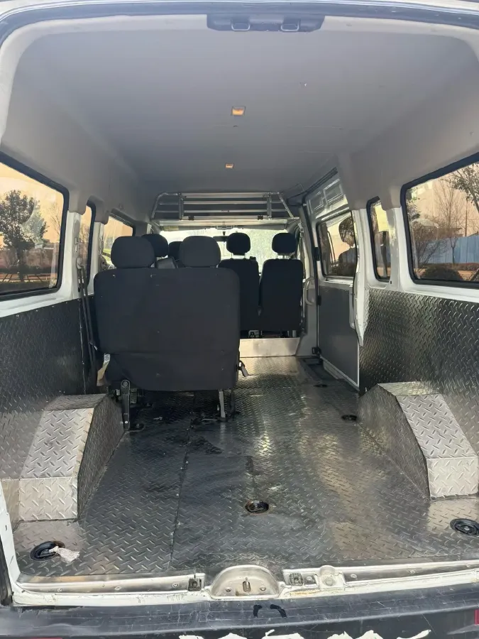 2020 MAXUS XinTu V80 2.5T 136HP L4 6MT,autocango,china used car exporter,china ev exporter,chinese used car exporter,chinese used ev exporter