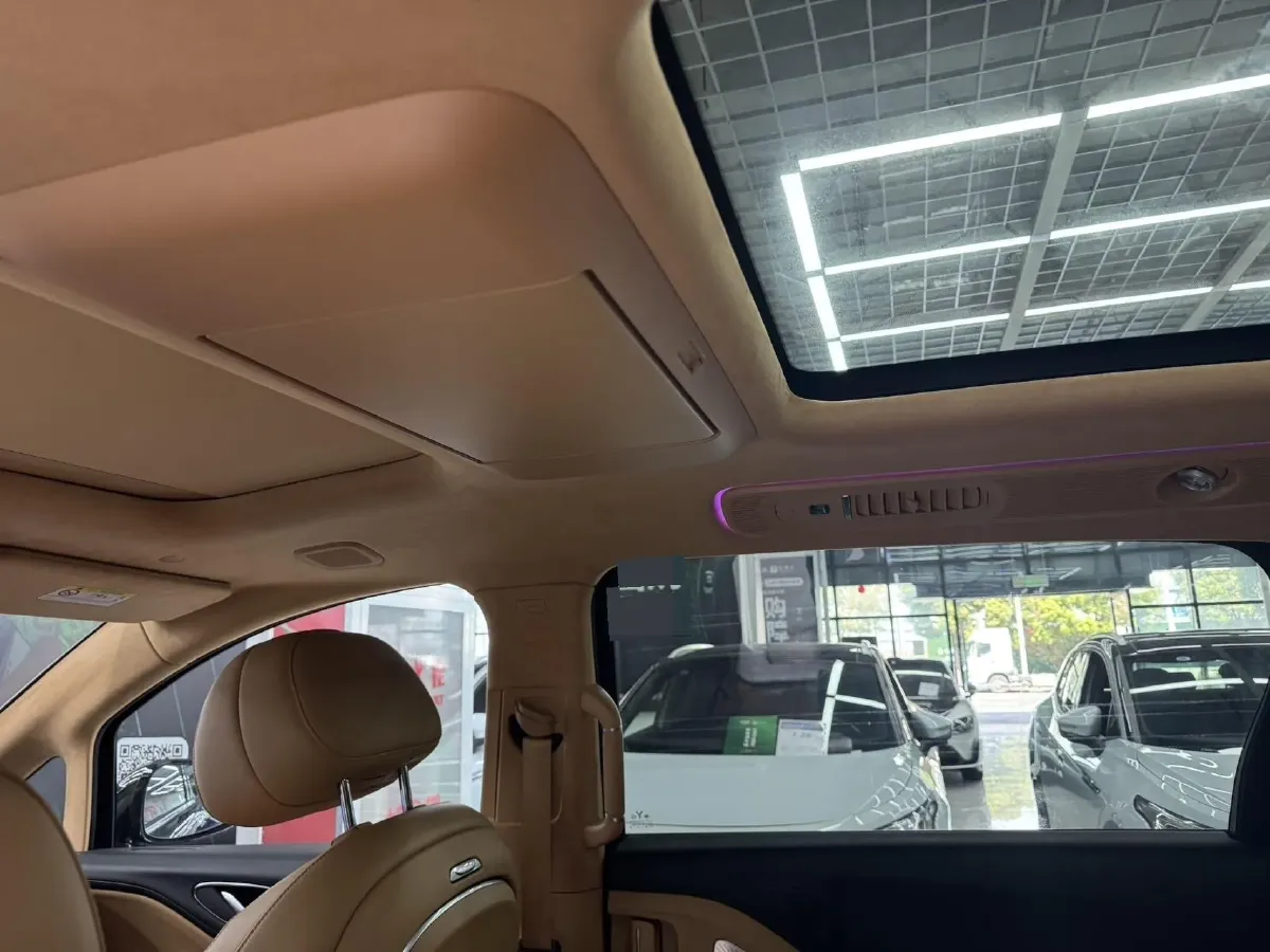 2025 Voyah Dream 1.5T 150HP L4 PHEV 41.7KWH,autocango,china used car exporter,china ev exporter,chinese used car exporter,chinese used ev exporter