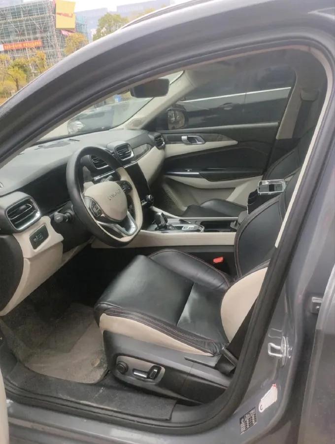 2018 Toyota C-HR 2.0L 171HP L4 CVT,autocango,china used car exporter,china ev exporter,chinese used car exporter,chinese used ev exporter