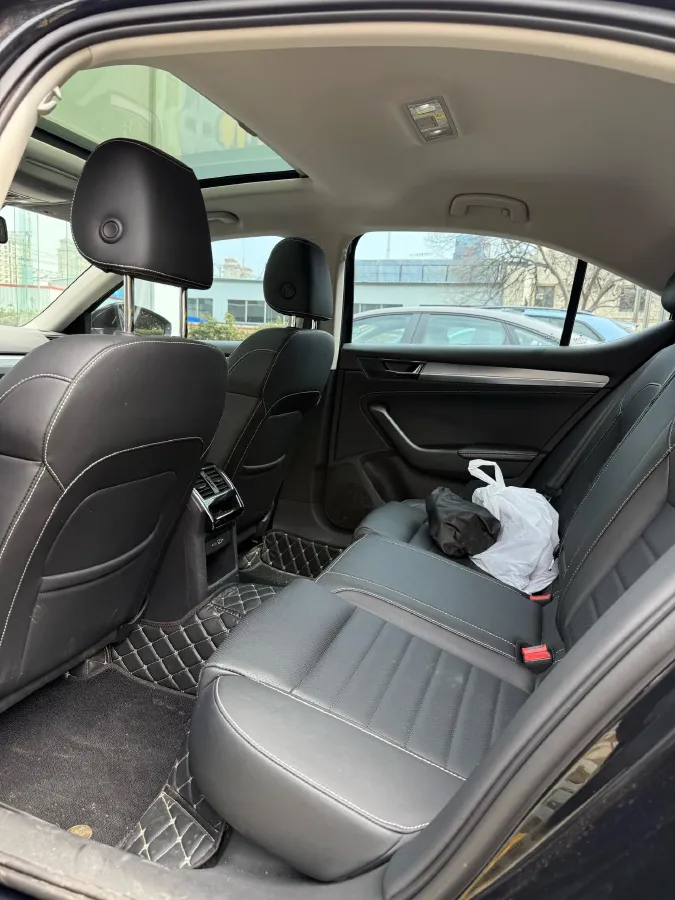 2022 Skoda Superb 1.4T 150HP L4 7DCT,autocango,china used car exporter,china ev exporter,chinese used car exporter,chinese used ev exporter