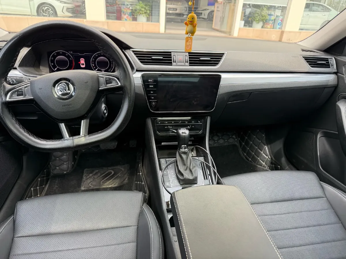 2022 Skoda Superb 1.4T 150HP L4 7DCT,autocango,china used car exporter,china ev exporter,chinese used car exporter,chinese used ev exporter