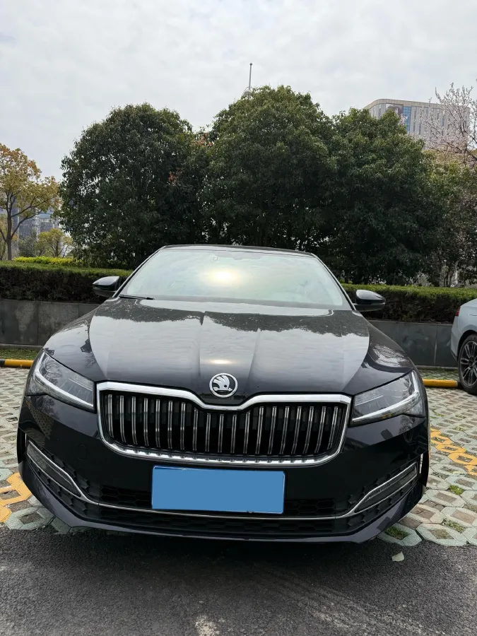 2022 Skoda Superb 1.4T 150HP L4 7DCT,autocango,china used car exporter,china ev exporter,chinese used car exporter,chinese used ev exporter