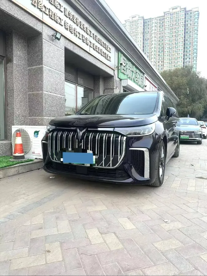 2022 Voyah Dream 1.5T 136HP L4 PHEV 25.57KWH,autocango,china used car exporter,china ev exporter,chinese used car exporter,chinese used ev exporter