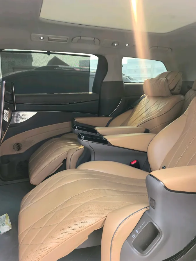 2022 Mercedes-Benz GLC Class 2.0T 197HP L4 9AT,autocango,china used car exporter,china ev exporter,chinese used car exporter,chinese used ev exporter