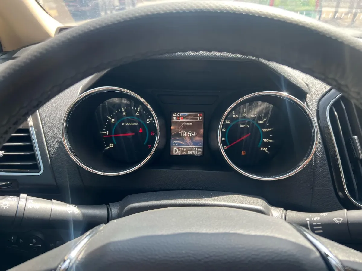 2017 LiFan XuanLang 2.0L 141HP L4 CVT,autocango,china used car exporter,china ev exporter,chinese used car exporter,chinese used ev exporter