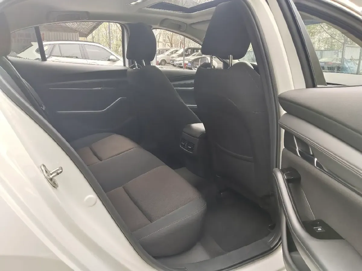 2021 Mazda 3 Axela 2.0L 158HP L4 6AT,autocango,china used car exporter,china ev exporter,chinese used car exporter,chinese used ev exporter