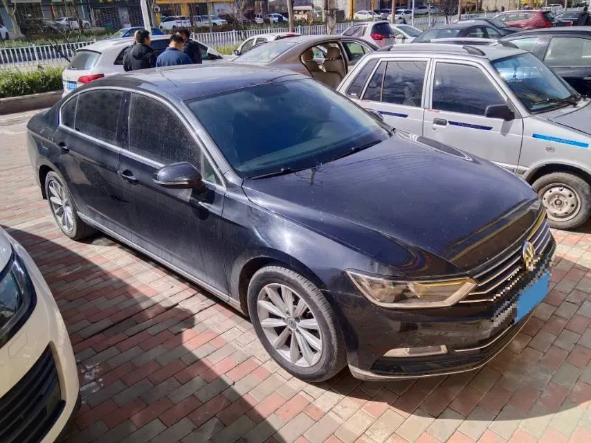 2017 Volkswagen Magotan 1.8T 180HP L4 7DCT,autocango,china used car exporter,china ev exporter,chinese used car exporter,chinese used ev exporter