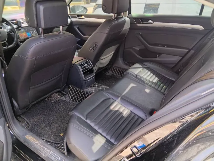 2017 Volkswagen Magotan 1.8T 180HP L4 7DCT,autocango,china used car exporter,china ev exporter,chinese used car exporter,chinese used ev exporter