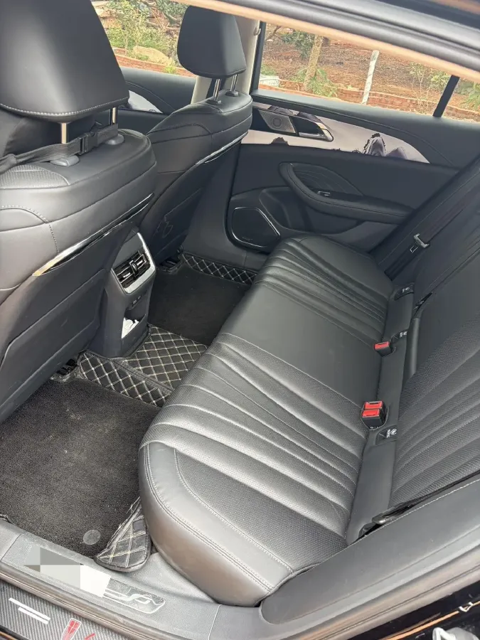 2024 HongQi H5 2.0T 224HP L4 8AT,autocango,china used car exporter,china ev exporter,chinese used car exporter,chinese used ev exporter