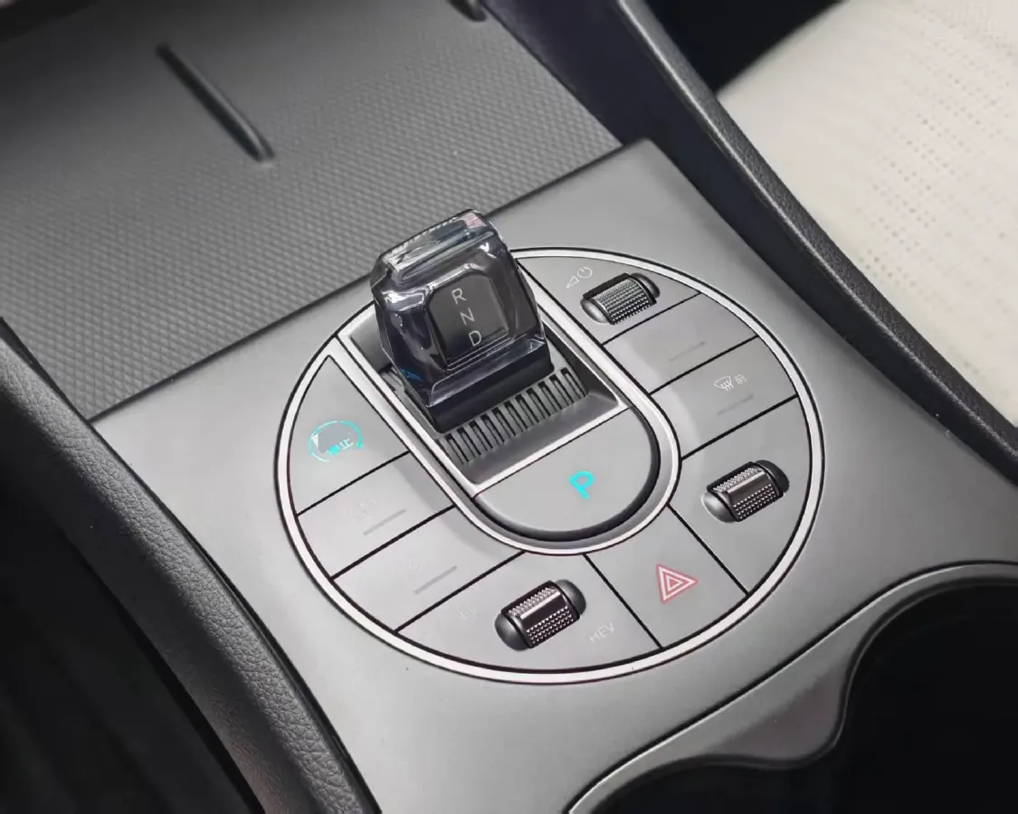 2025 BYD Seal05 DM-i 1.5L 101HP L4 E-CVT PHEV 7.68KWH,autocango,china used car exporter,china ev exporter,chinese used car exporter,chinese used ev exporter