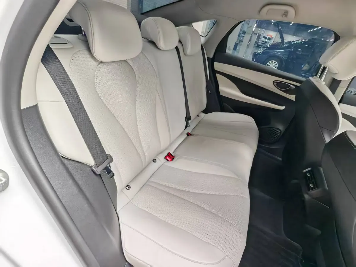 2025 BYD Seal05 DM-i 1.5L 101HP L4 E-CVT PHEV 7.68KWH,autocango,china used car exporter,china ev exporter,chinese used car exporter,chinese used ev exporter