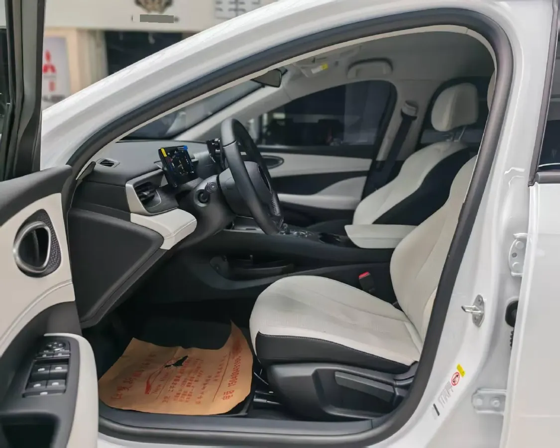 2025 BYD Seal05 DM-i 1.5L 101HP L4 E-CVT PHEV 7.68KWH,autocango,china used car exporter,china ev exporter,chinese used car exporter,chinese used ev exporter