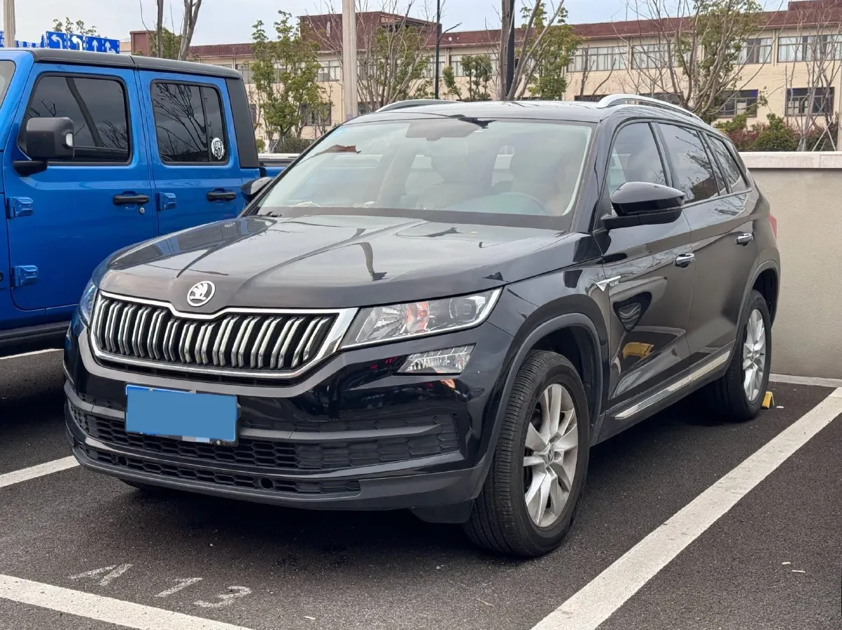 2018 Skoda Kodiak 1.8T 180HP L4 7DCT,autocango,china used car exporter,china ev exporter,chinese used car exporter,chinese used ev exporter