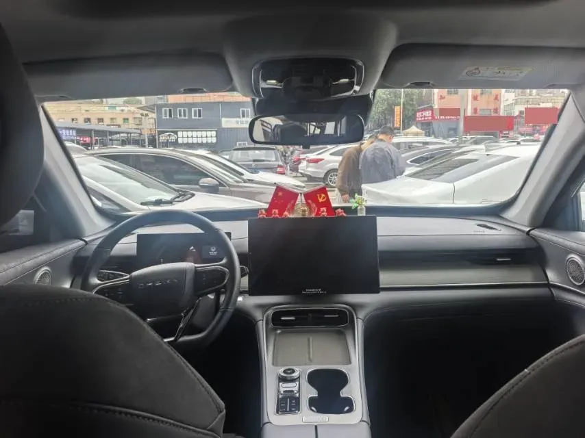 2024 Chery Tiggo 8 Plus 1.6T 197HP L4 7DCT,autocango,china used car exporter,china ev exporter,chinese used car exporter,chinese used ev exporter