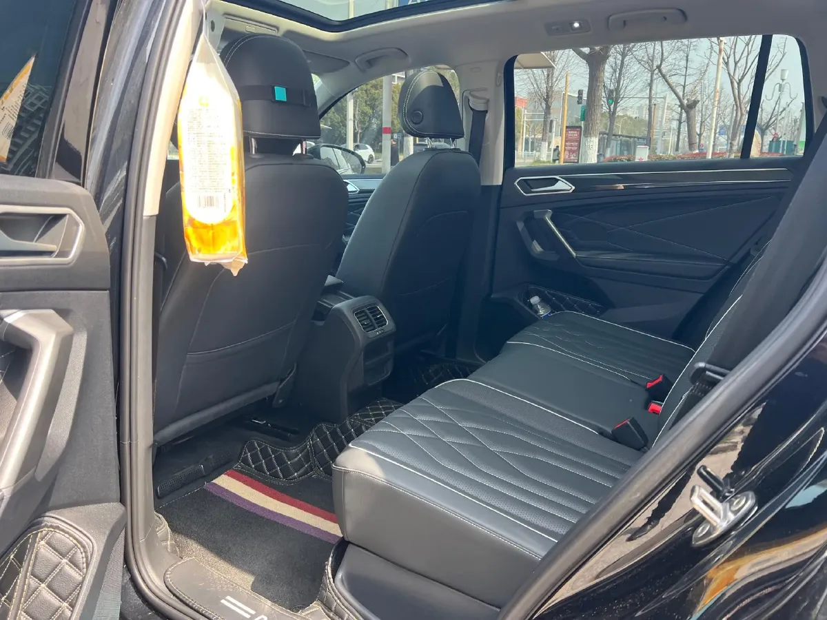 2023 Volkswagen Tiguan L 1.5T 160HP L4 7DCT,autocango,china used car exporter,china ev exporter,chinese used car exporter,chinese used ev exporter