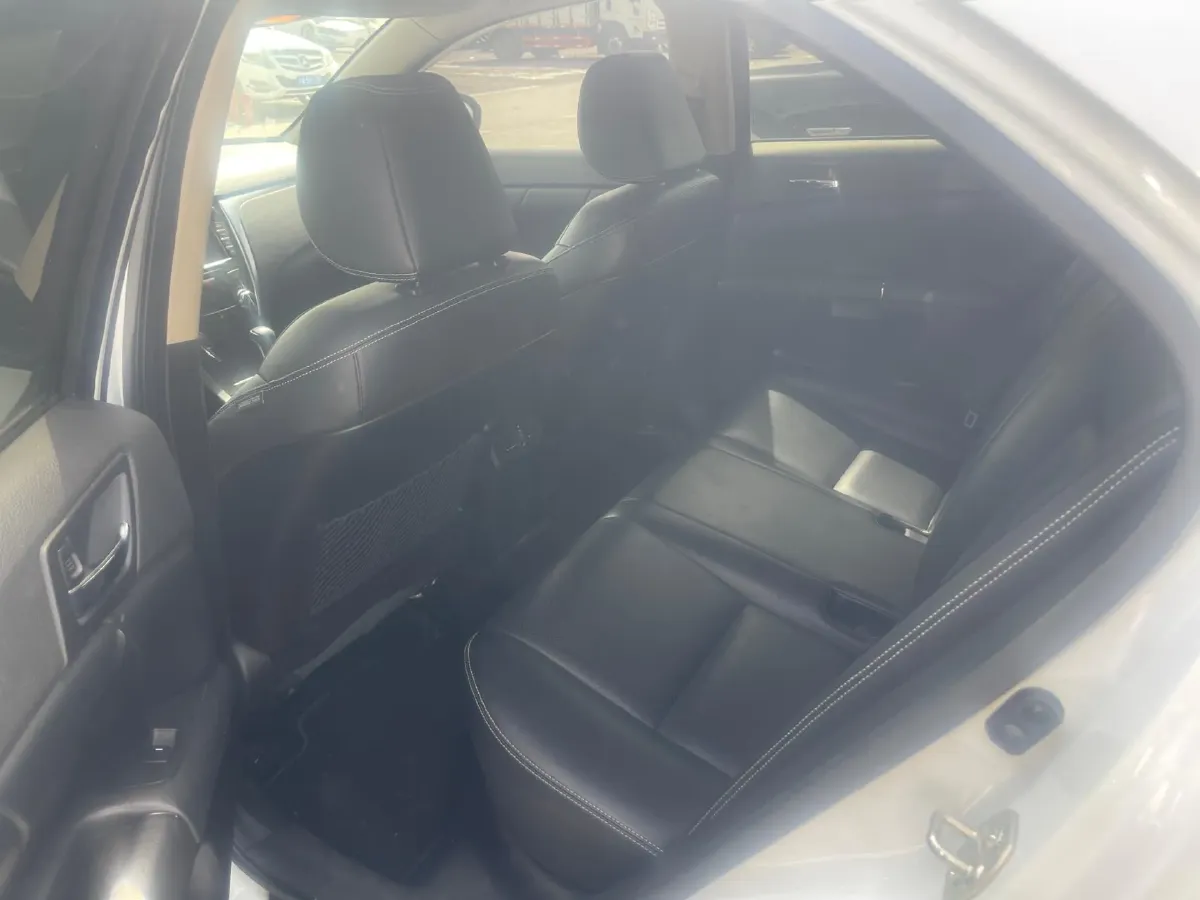 2011 Suzuki Kizashi 2.4L 178HP L4 CVT,autocango,china used car exporter,china ev exporter,chinese used car exporter,chinese used ev exporter